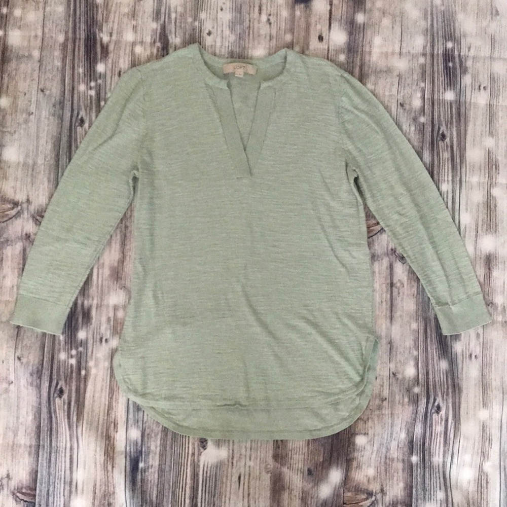 LOFT 3/4 sleeve V-neck shirt | Size M